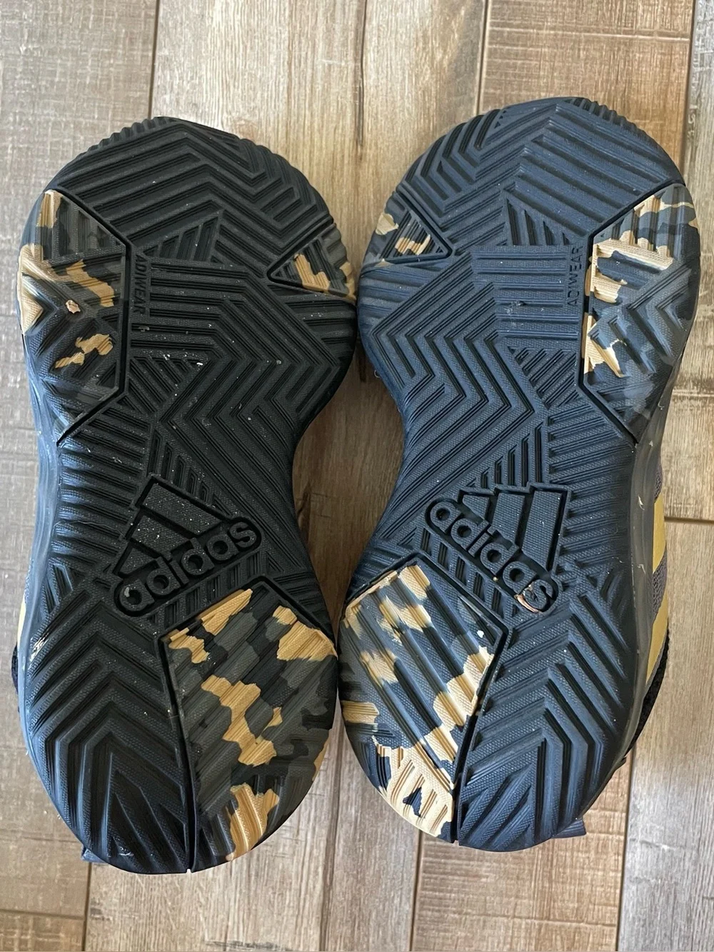 adidas Ownthegame 2.0 Kids Size 2 Basketball Shoes Gray Gold Black